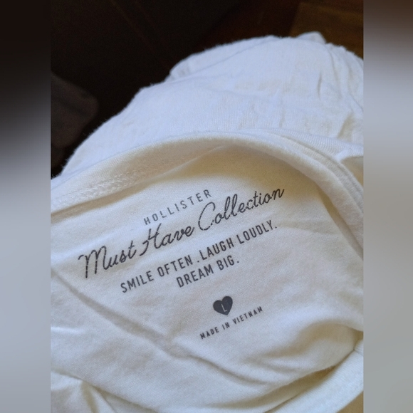 Hollister t shirt - Picture 6 of 6